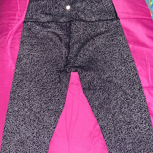 LULULEMON LEGGINGS SIZE 6 - Picture 7 of 7
